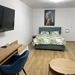 Perla Mall 아파트 *