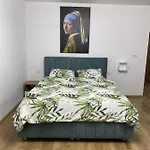 Perla Mall 아파트