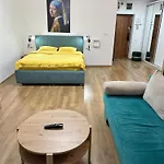 Perla Mall 아파트